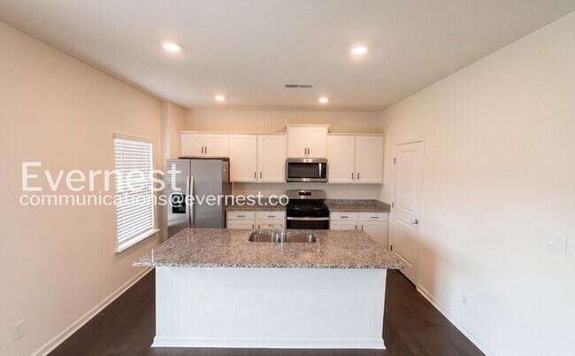 Photo - 3-Bed/2.5-Bath Spacious Home/Available Now!
