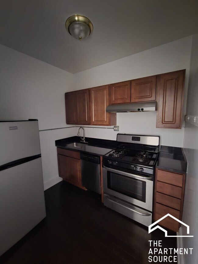 Photo - 1333 W Birchwood Ave Unit 304