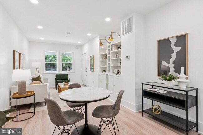 Photo - 2608 4th St NE
