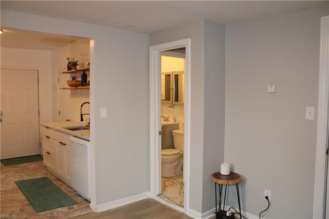 Photo - 143 W Balview Ave Unit 1