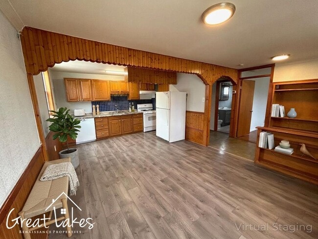 Photo - Charming 3 Bedroom 1.5 Bathroom Bungalow now available for rent!