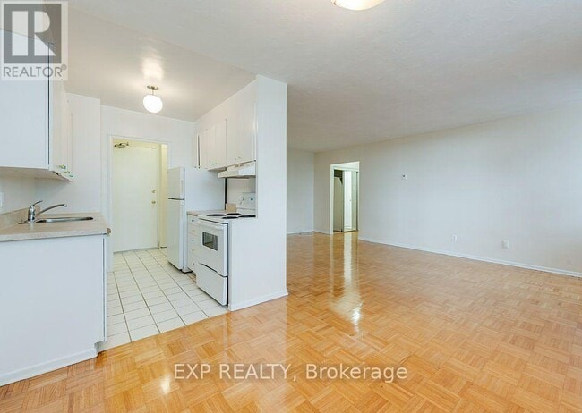 10 Huntley St