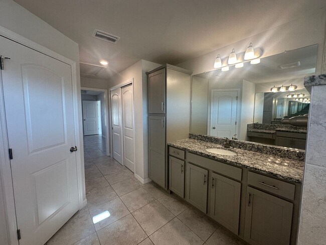 Photo - NE Cape Coral- Gator Circle Home- 4 Bedroom 2 Bathrooms 3 Car Garage