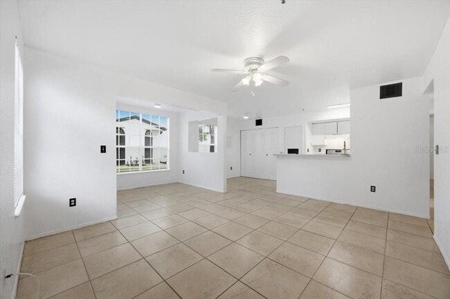 Photo - 1602 Columbia Arms Cir Unit 106