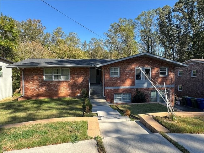 Building Photo - 995 Fleetwood Cir SW