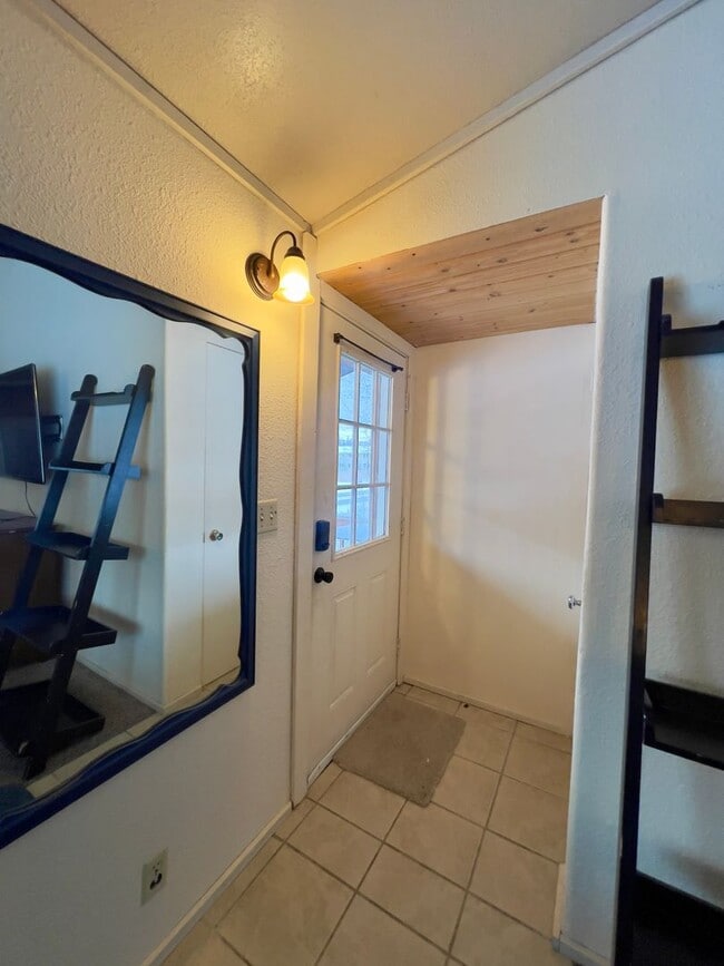 Photo - 601 Fairbanks St Unidad #A