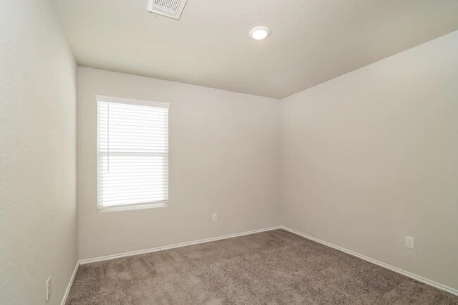 Photo - 172 Pasadena Pl