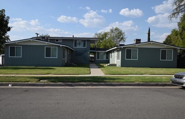 Building Photo - 622 Pine Ave Unit 626