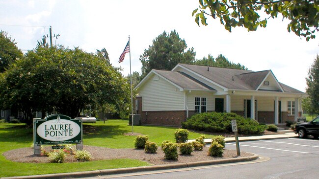 Photo - Laurel Pointe