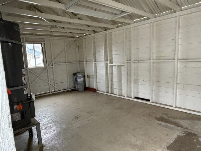 Photo - 1519 Main St