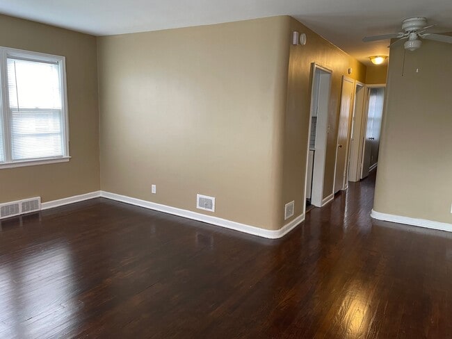 Photo - 2610 N 60th St