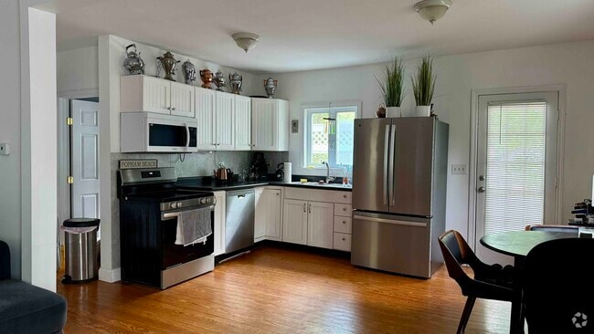 Building Photo - 9 Plum Ln Unit 9 Rental