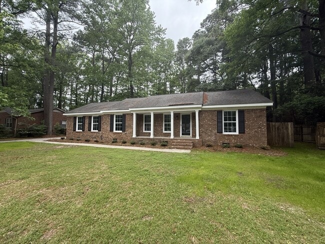 Building Photo - 117 Greenwood Dr