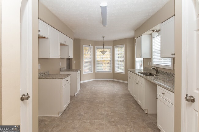 Photo - 127 Kingswood Dr