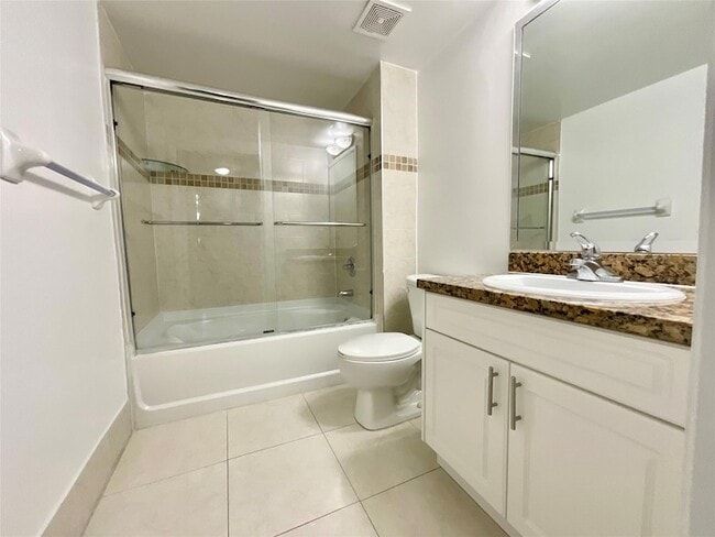 Photo - 9357 SW 77th Ave Unidad 65-1002