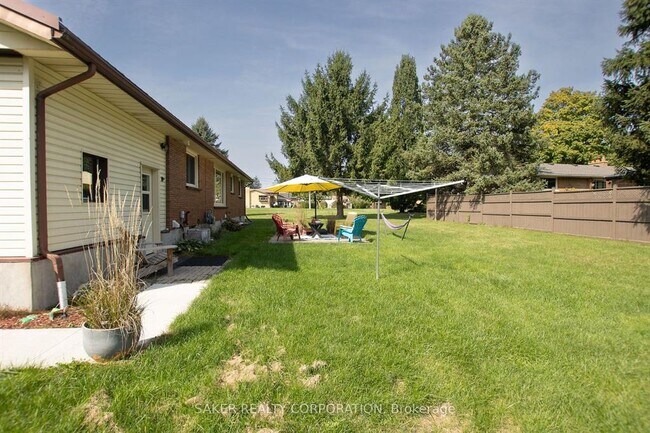 Photo - Beautiful MAIN FLOOR Komoka Apartment (house) 3 Bdrm * AVAIL NOW Unit Upper