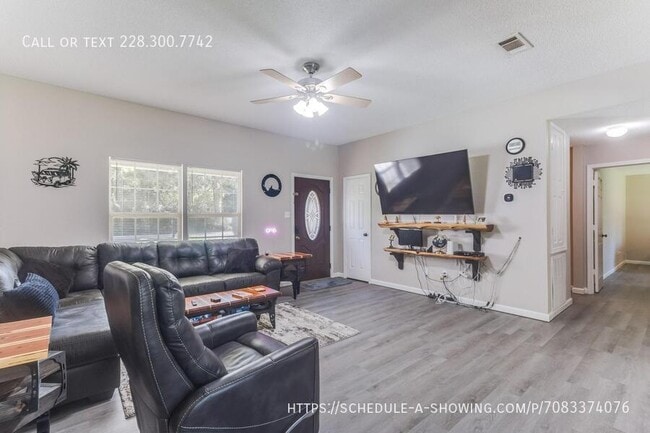 Photo - 1417 Willow St