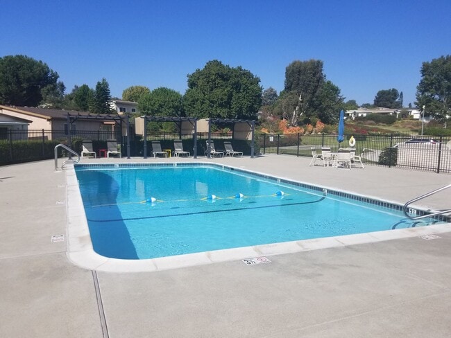 Photo - FOR LEASE Townhouse in Oceana East