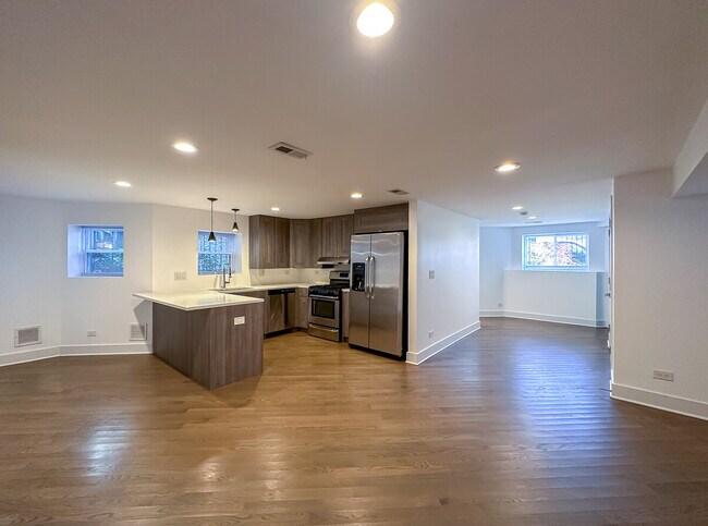 Photo - 2710 N California