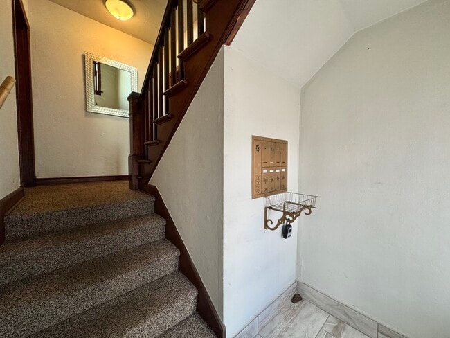 3525-3527 Lawn Ave Unit 3525