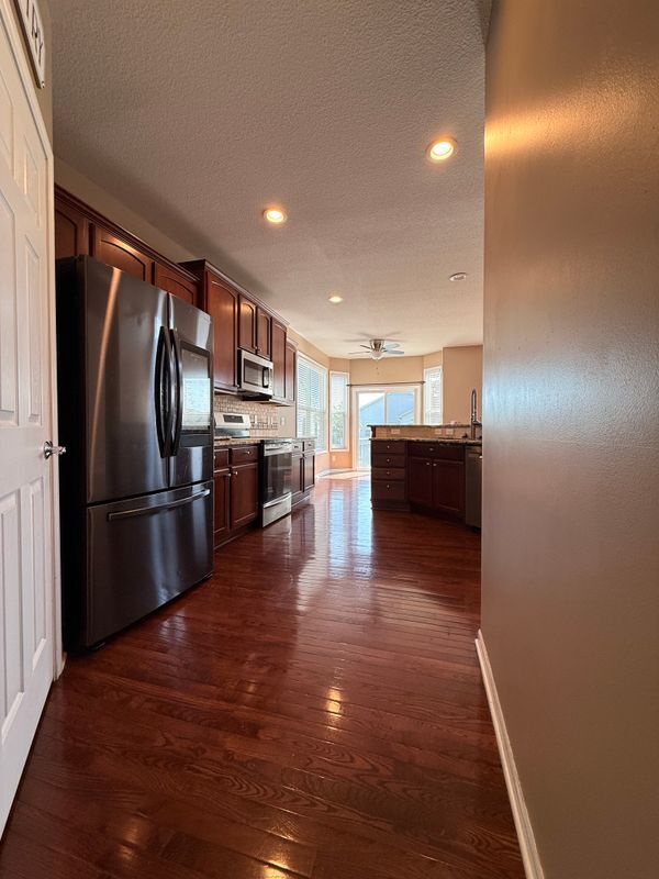 1200 SW Sapperton Rd