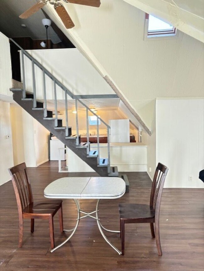 Photo - 702 W Green St Unit 3