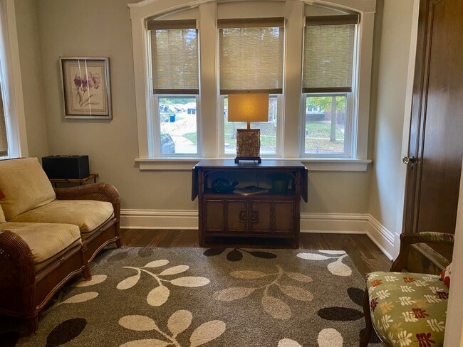 Foto principal - 6619 San Bonita Ave Unidad 2nd 3rdFloor