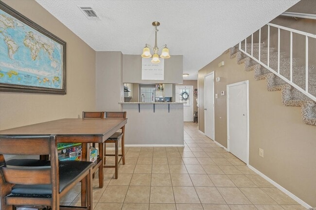 Photo - 621 Carriagehouse Ln Unit 2