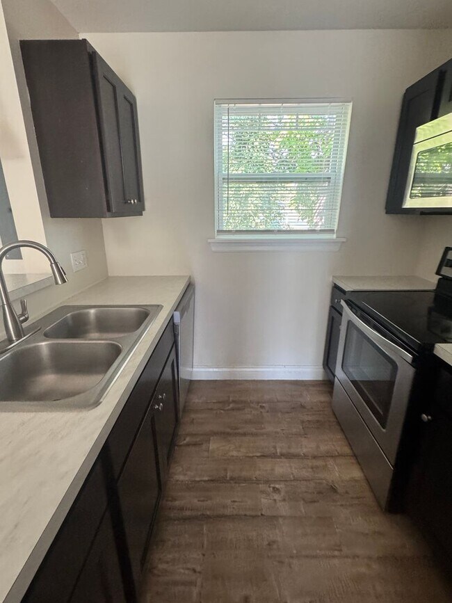 Photo - Oak St Duplex Unit 105 Oak St