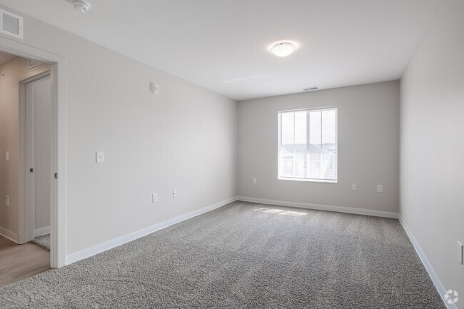 2BR, 1BA - 841SF - Primary Bedroom