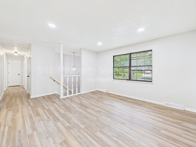 Photo - 8622 E 108th Terrace