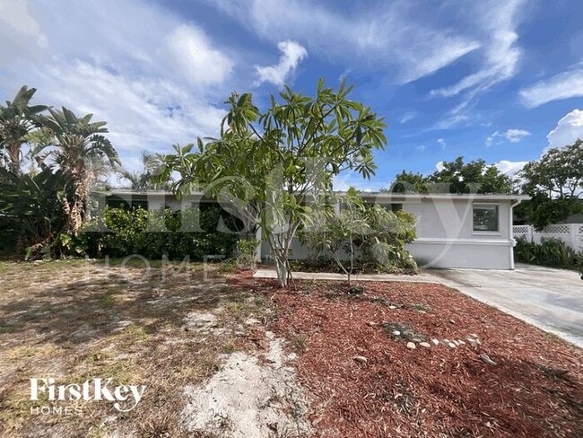 Building Photo - 1500 NW 43rd St Rental