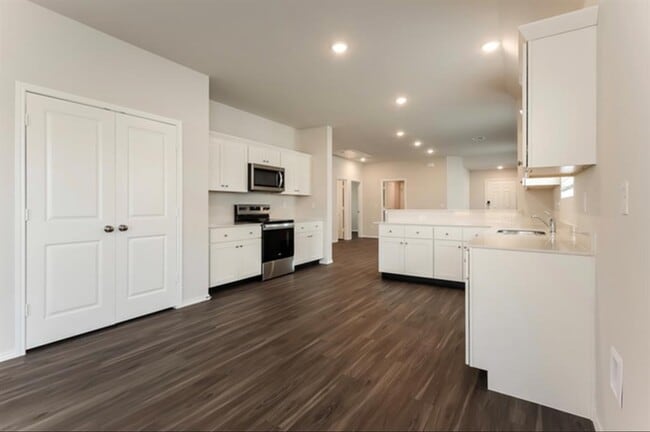 Photo - 2103 Crimson Lake Blvd