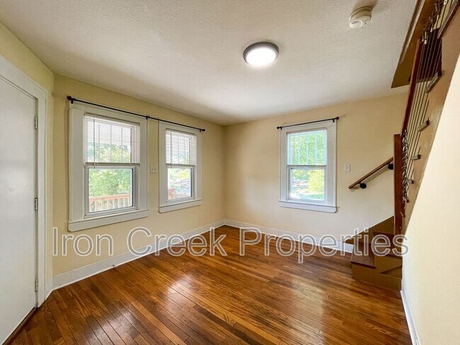 10 Latta St