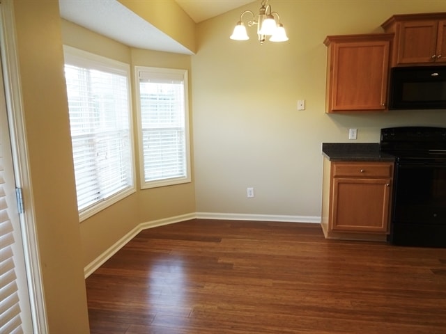 Photo - 603 McDowell Ln