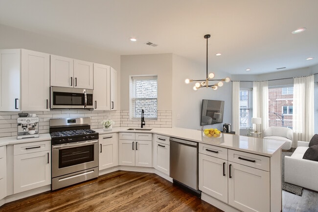 Photo - 1452 W Irving Park Rd Unit 3