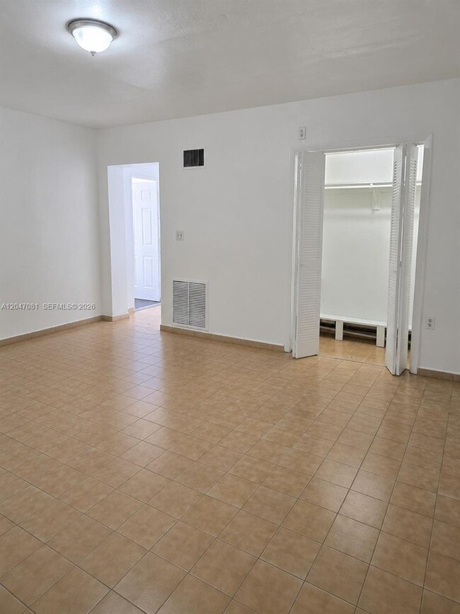 Building Photo - 5810 W Flagler St Unit 3