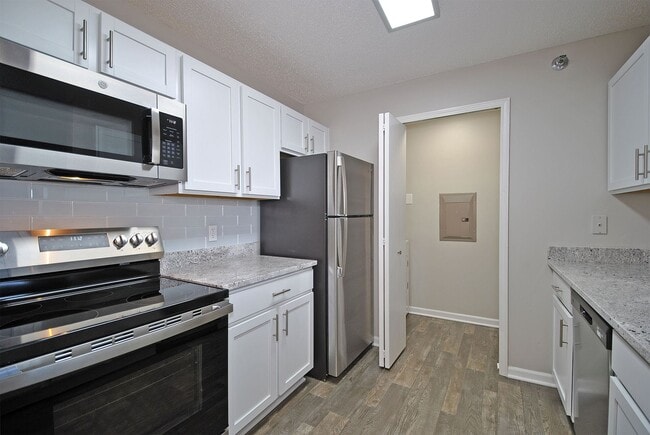 Building Photo - Pendleton Park Apartments