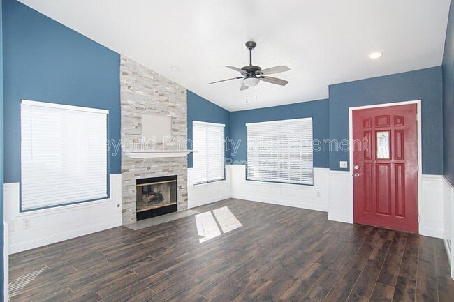 Photo - 903 Connecticut St