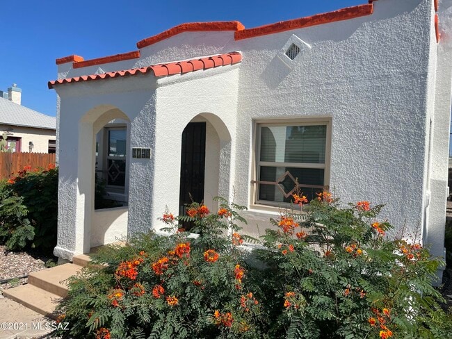 Photo - 1041 E Grant Rd