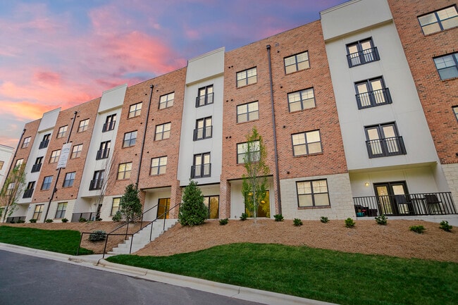 2918 North at Winstead Commons