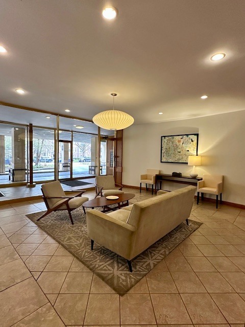 Photo - 1516 Hinman Ave Unit 303