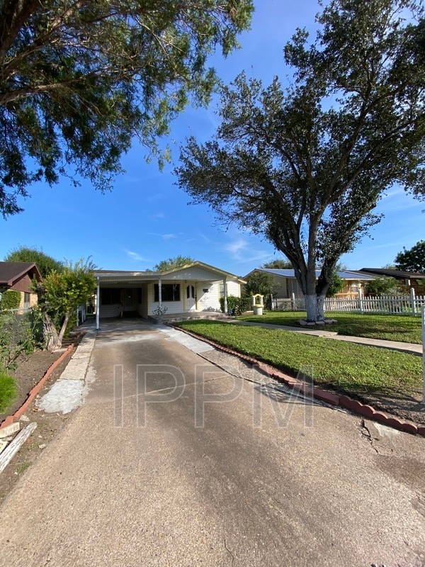 Photo - 818 W Buchanan St