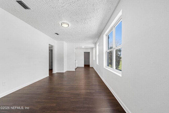 Photo - 3250 Soutel Dr