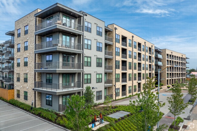 Building Photo - The Briarly Rental