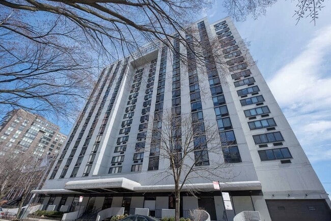Building Photo - 1221 N Dearborn St