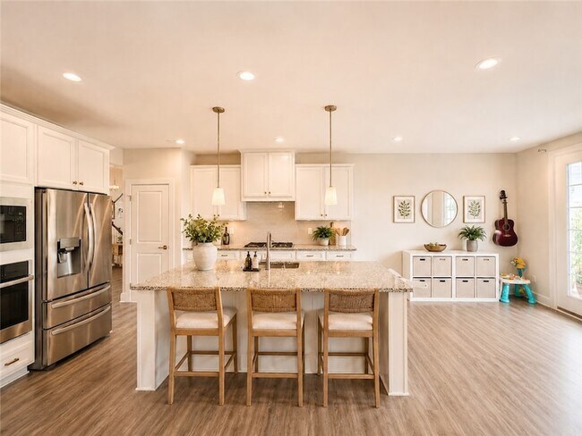 Photo - 4303 Spruce Rd