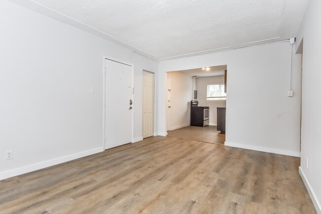 Building Photo - 11 McClary Ave Unit 7