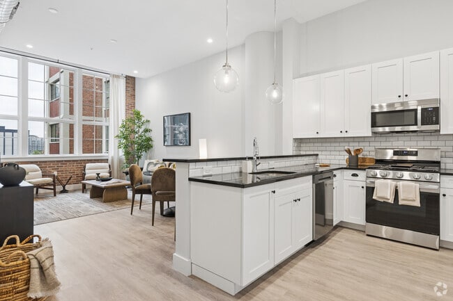 2BR, 2BA - Kitchen - Radio Lofts at Hudson House