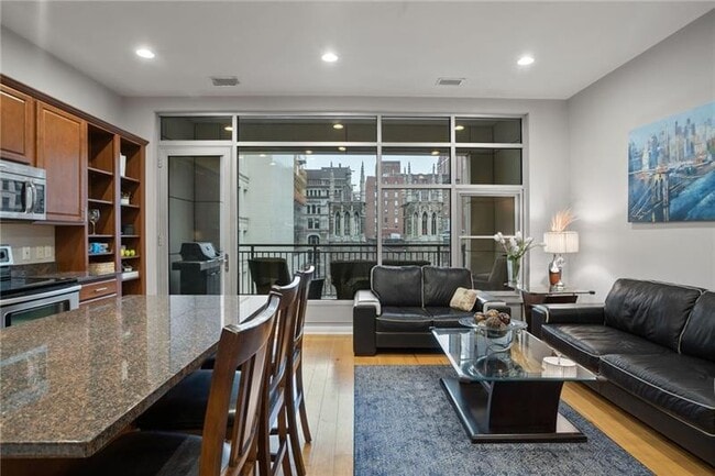 Photo - 301 Fifth Ave